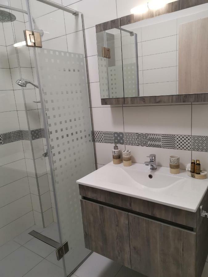 Mango Apartment 니키티 외부 사진